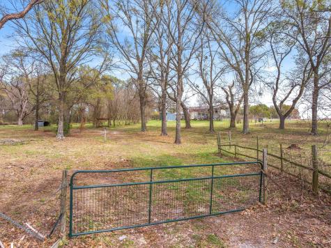 2027 Vz County Road 3104 Edgewood TX 75117