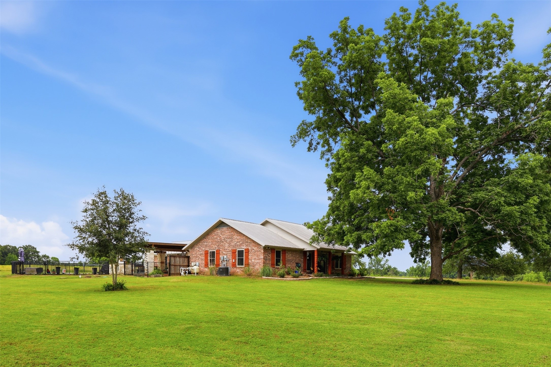 1663 County Road 1405 Bogata TX 75417