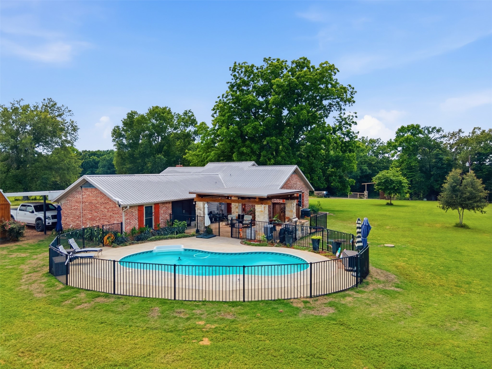 1663 County Road 1405 Bogata TX 75417