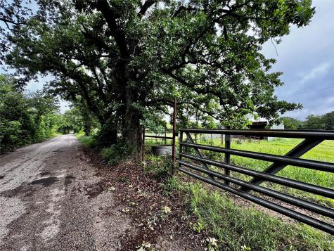 16 Acres Fm 1655 Cr-1460 Chico TX 76431