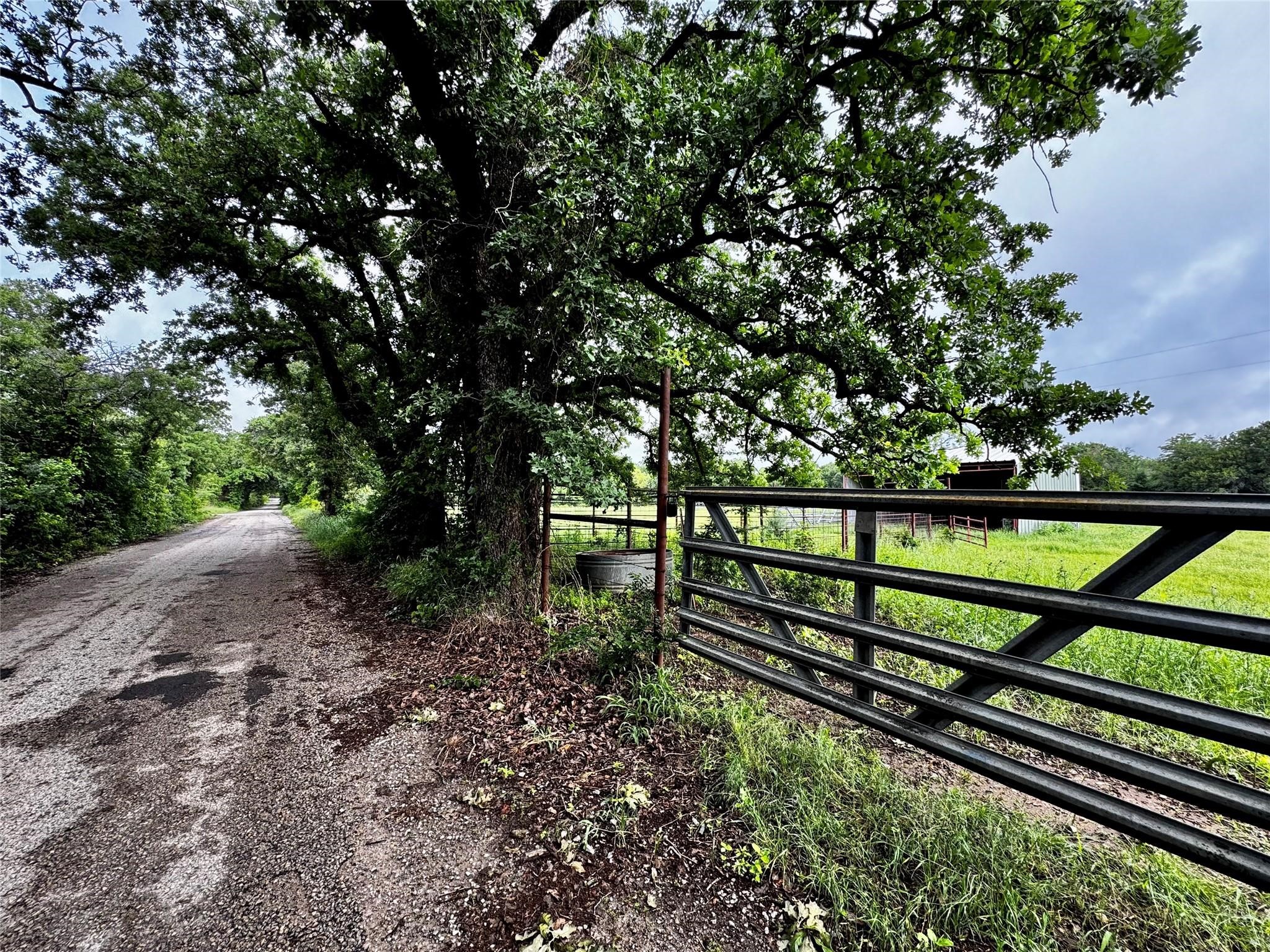 16 Acres Fm 1655 Cr-1460 Chico TX 76431