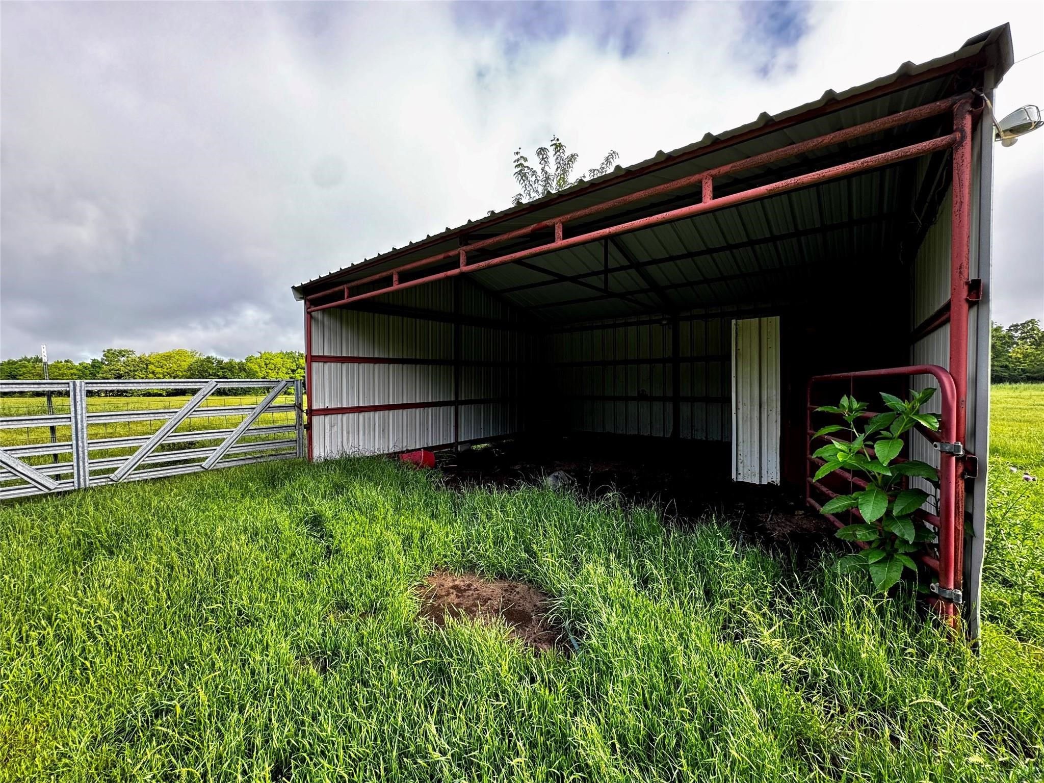 16 Acres Fm 1655 Cr-1460 Chico TX 76431