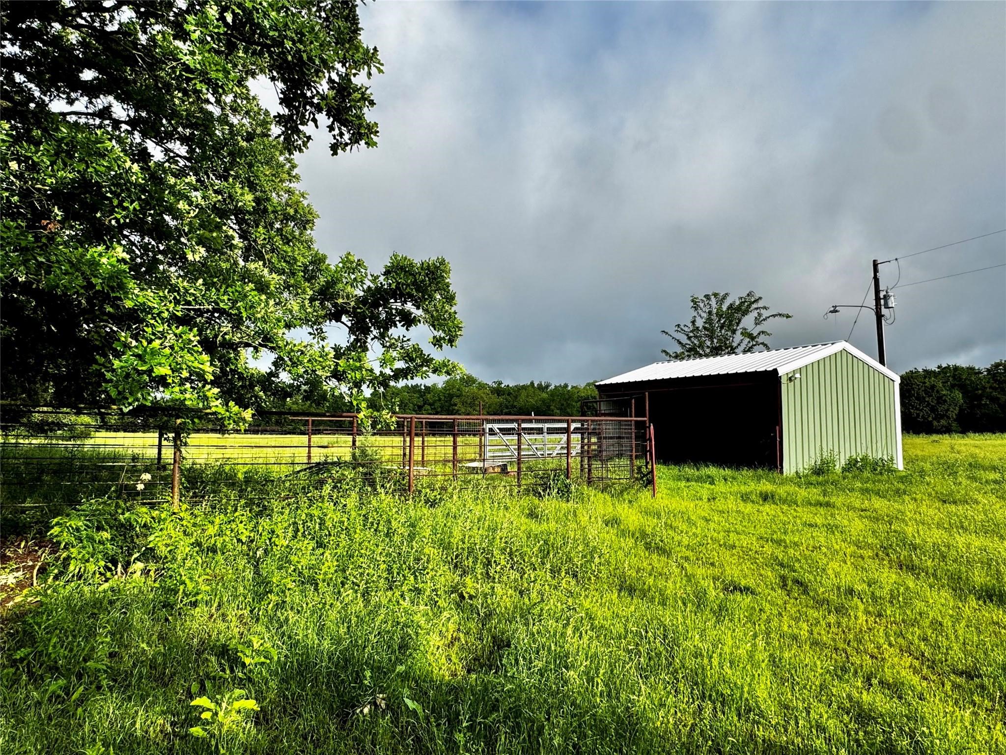 16 Acres Fm 1655 Cr-1460 Chico TX 76431