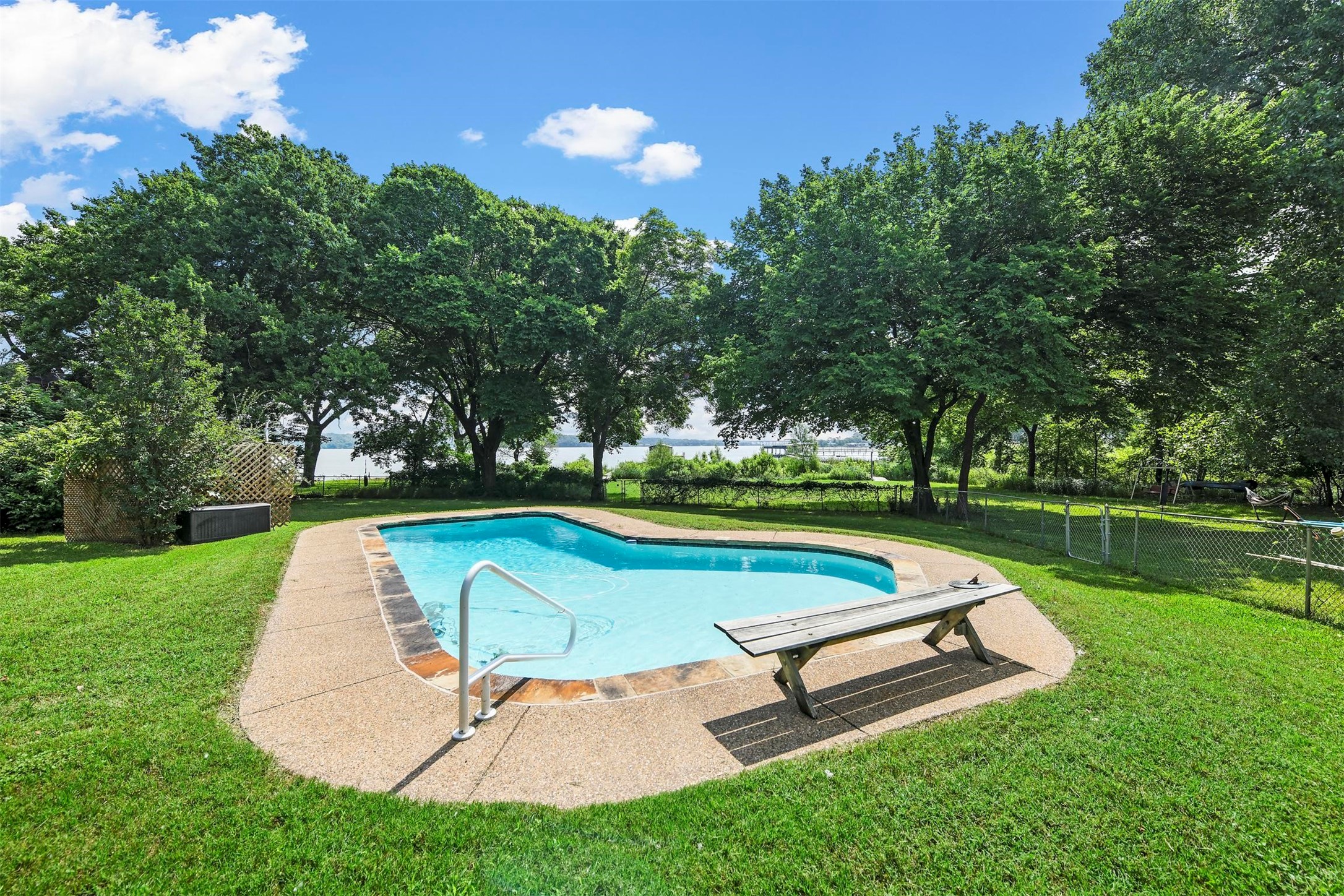 2565 Castle Circle Fort Worth TX 76108