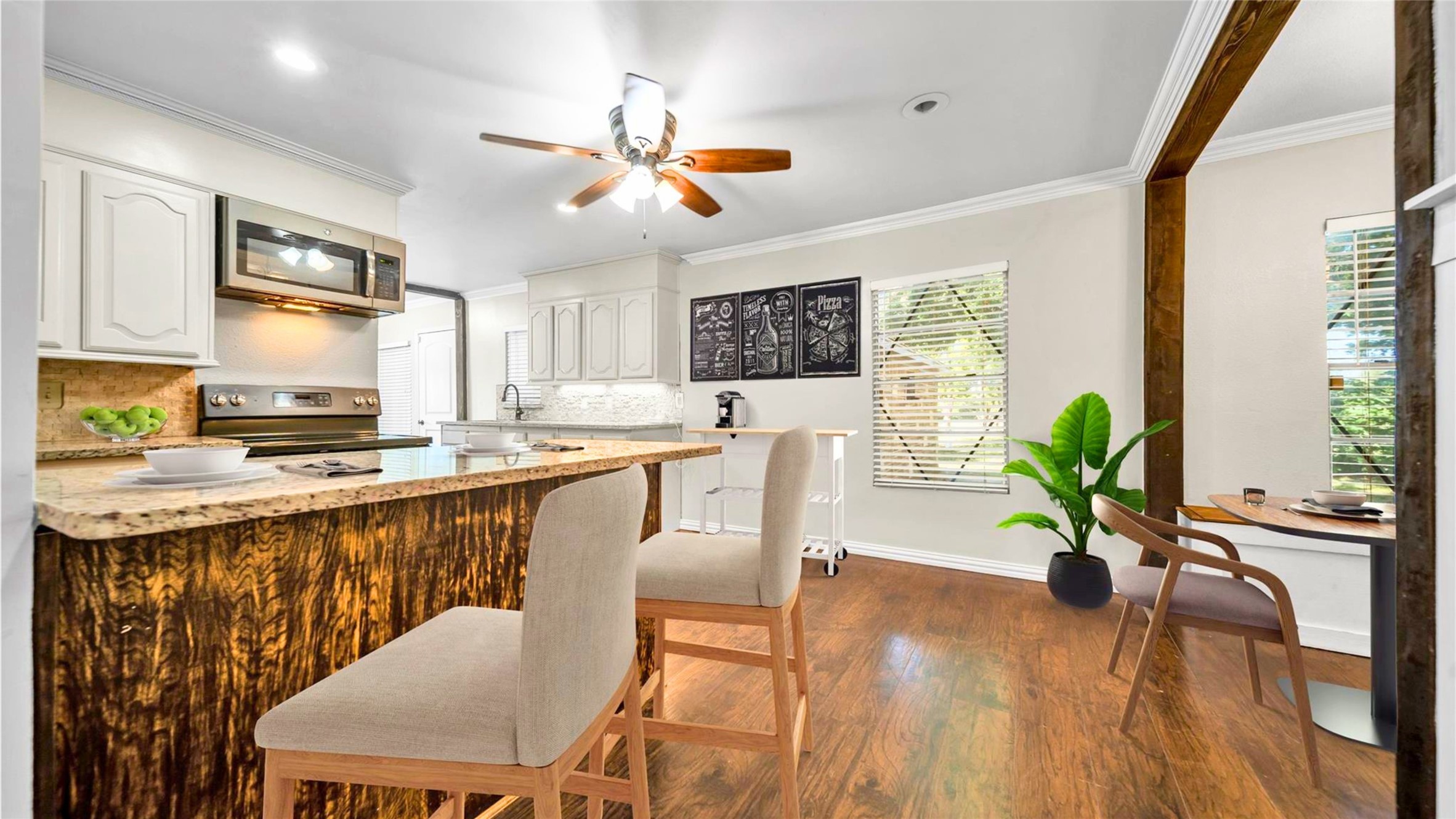 1542 W Reindeer Lancaster TX 75146