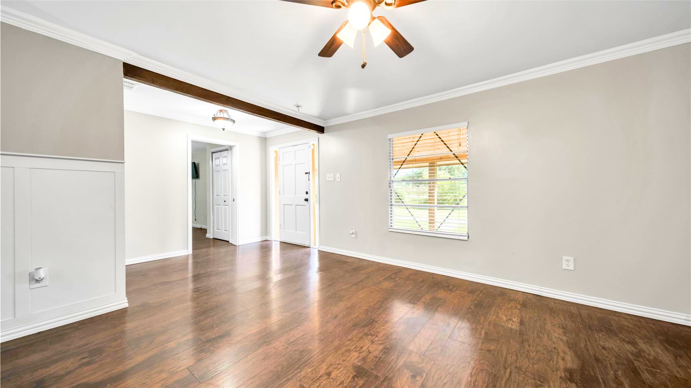 1542 W Reindeer Lancaster TX 75146