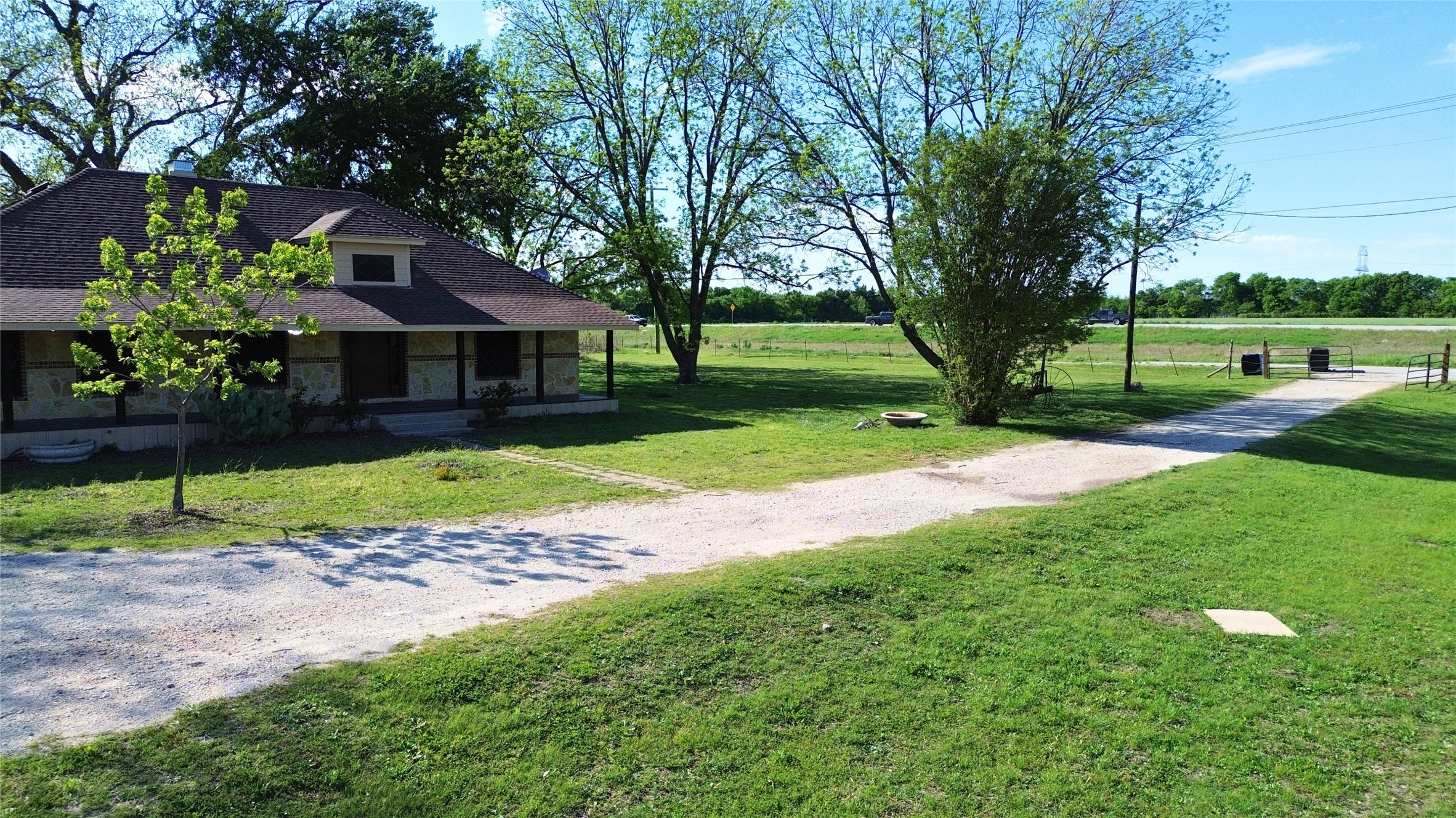 1542 W Reindeer Lancaster TX 75146