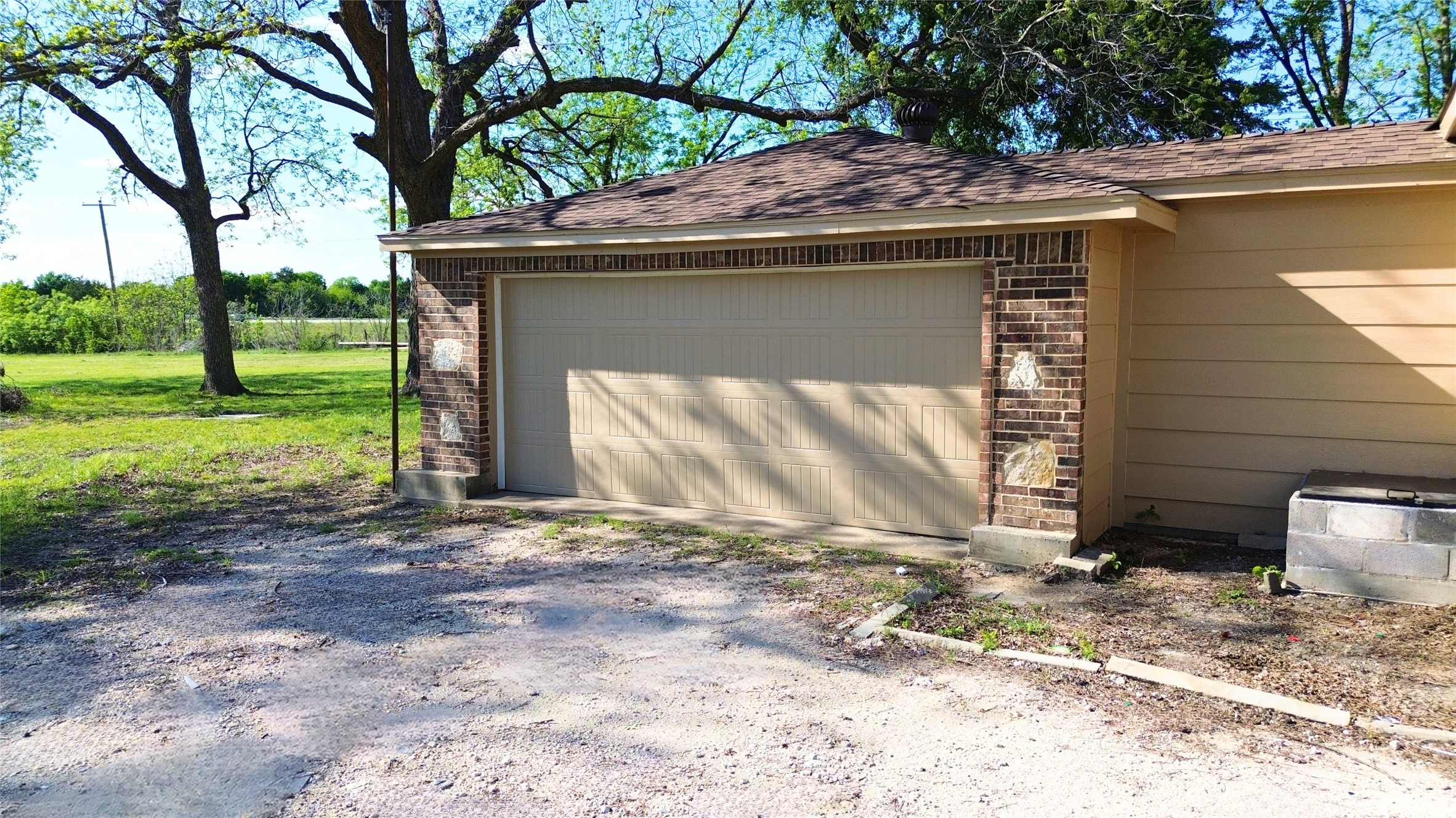 1542 W Reindeer Lancaster TX 75146