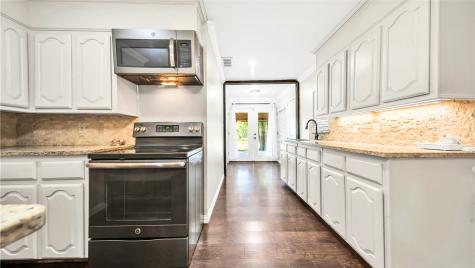 1542 W Reindeer Lancaster TX 75146