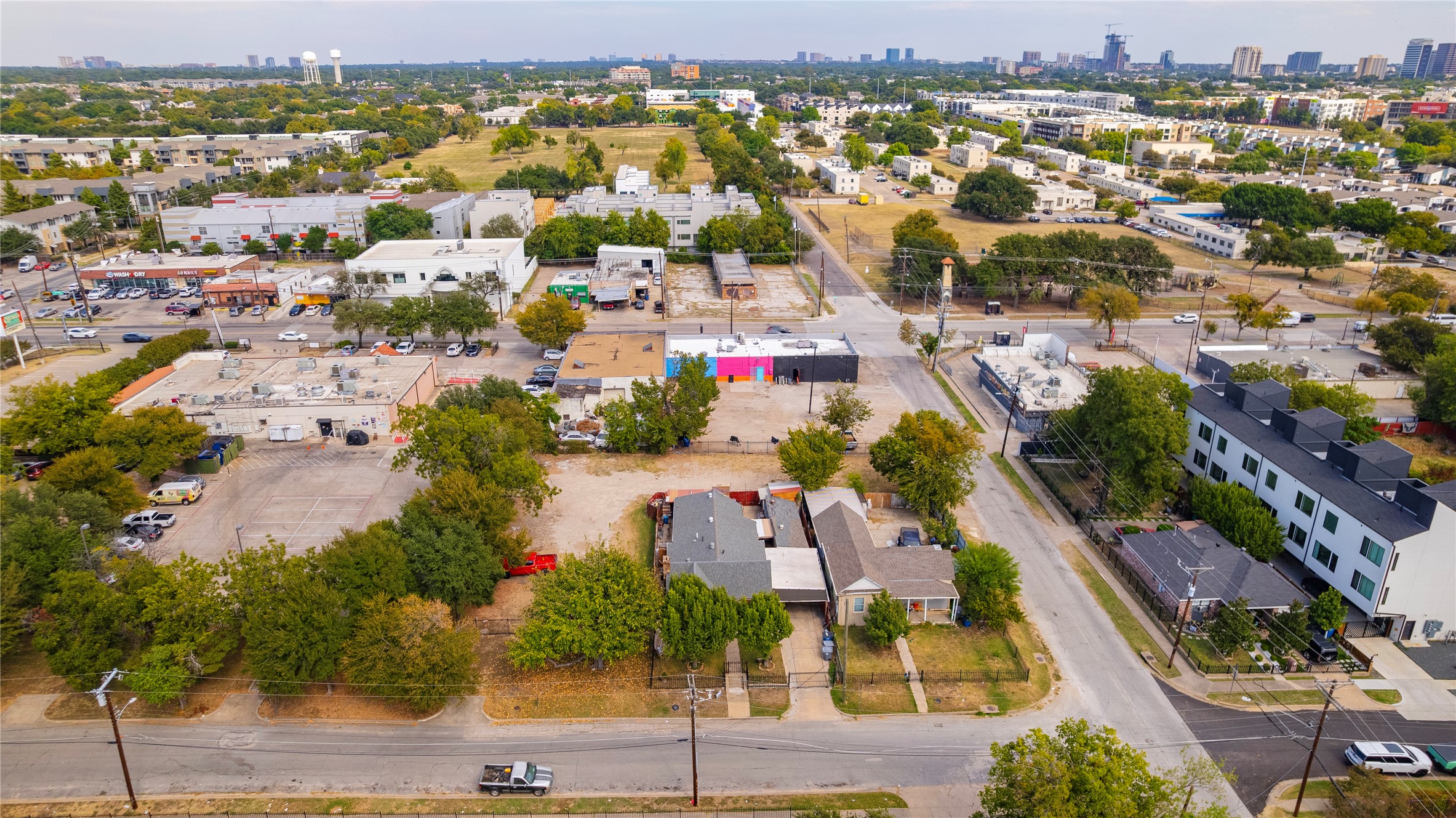 2439 Hawthorne Avenue Dallas TX 75219
