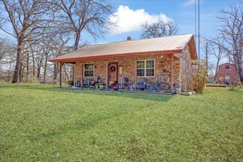 1966 County Road 2980 Windom TX 75492