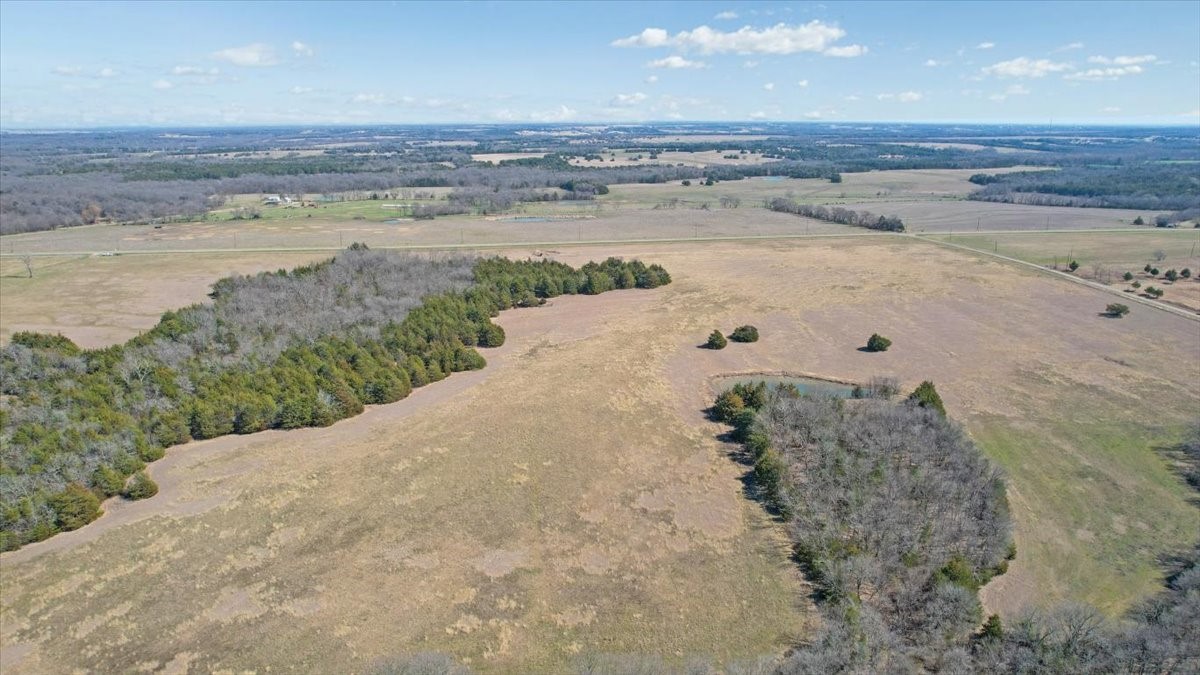 1966 County Road 2980 Windom TX 75492