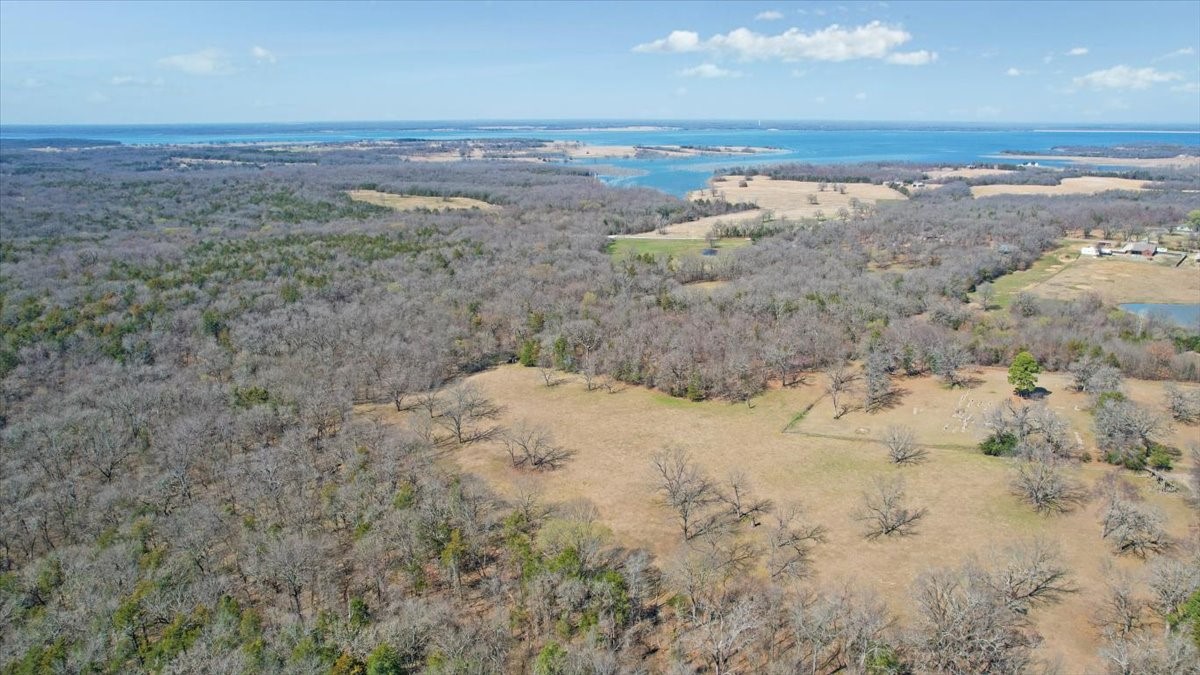 1966 County Road 2980 Windom TX 75492