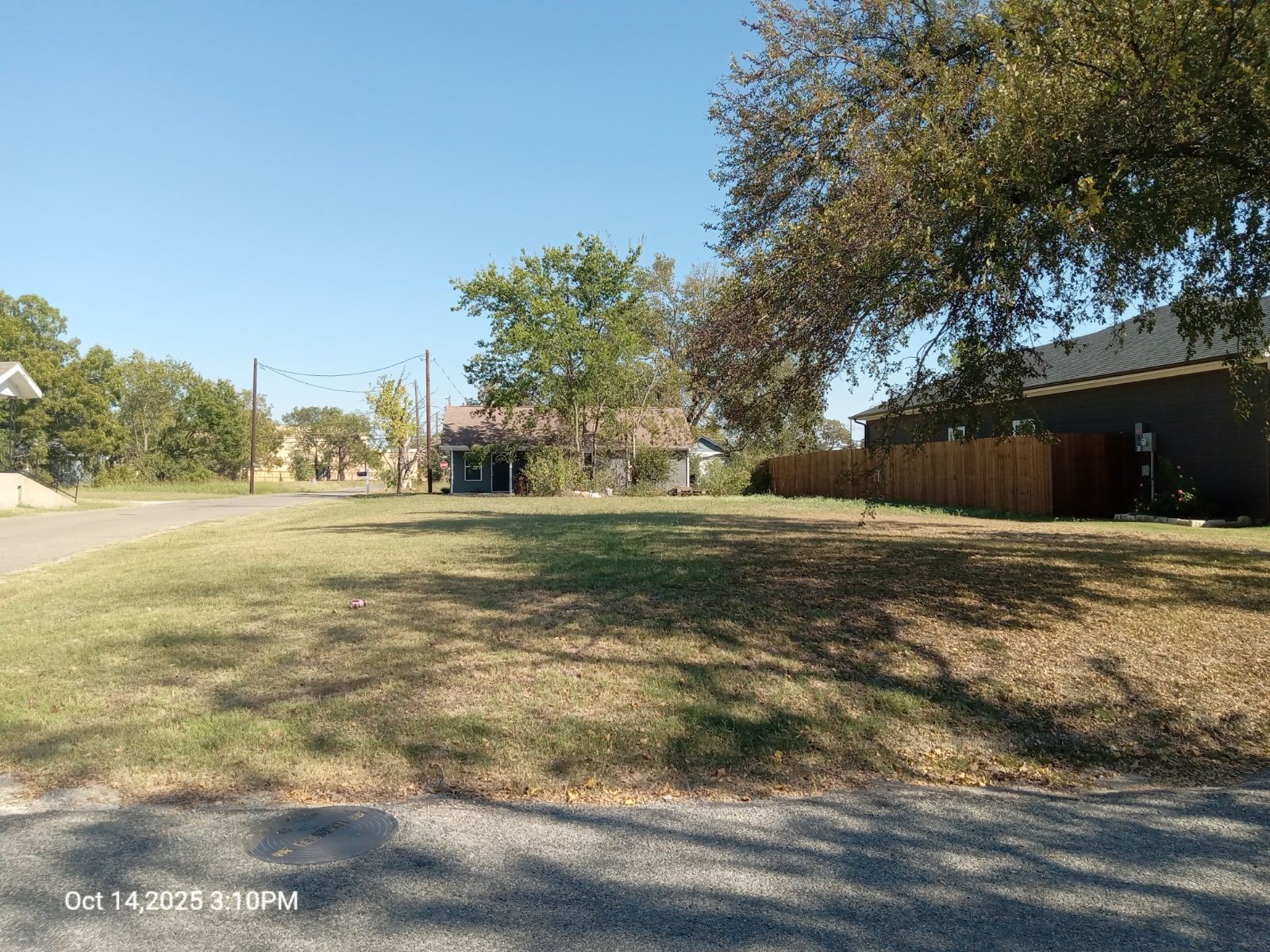 1220 Maple Street Bonham TX 75418