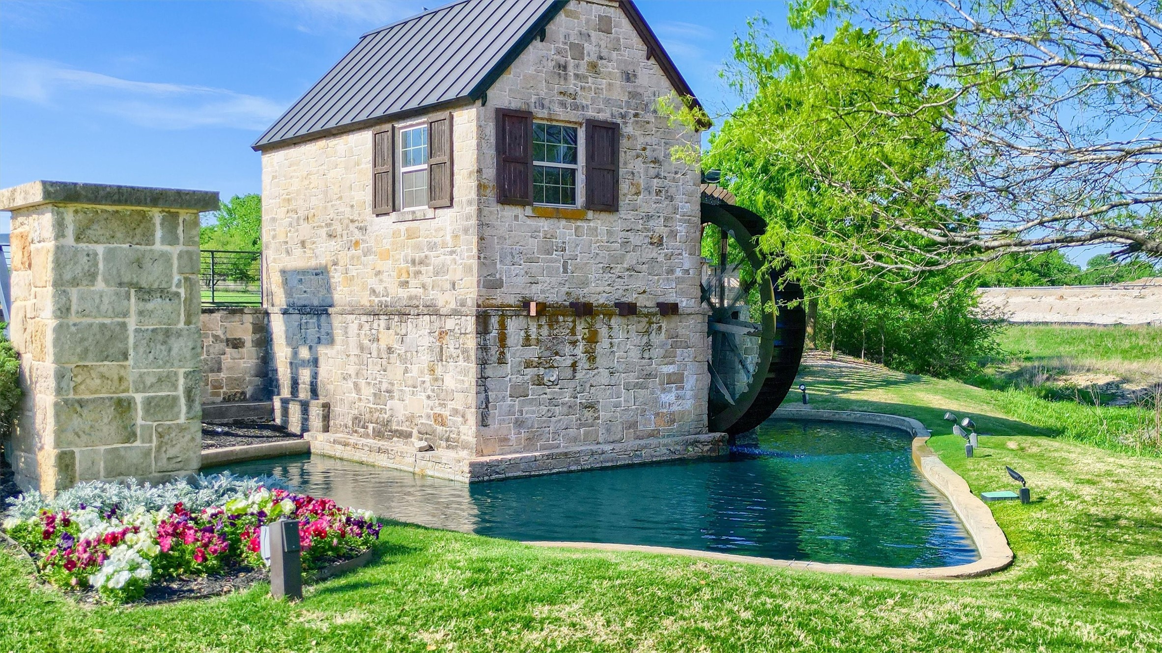 1201 Quail Creek Court Gunter TX 75058