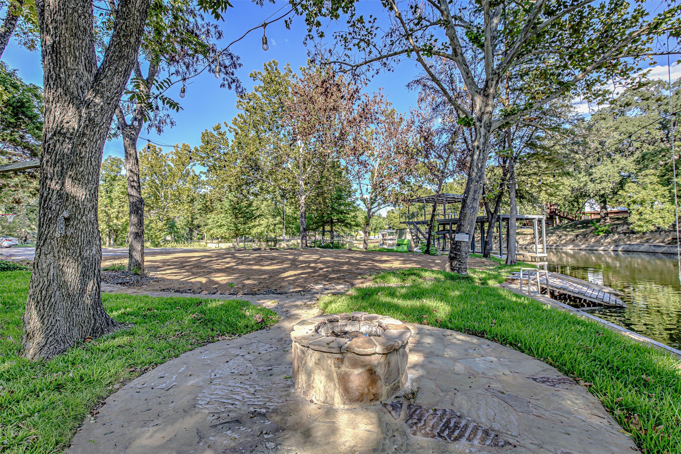 1336 S Lakeside Drive Burnet TX 78611
