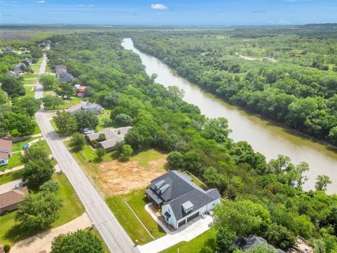9702 Bellechase Road Granbury TX 76049