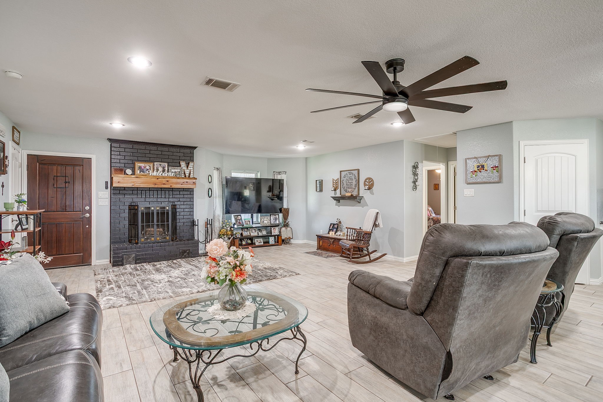 207 Trails End Poolville TX 76487