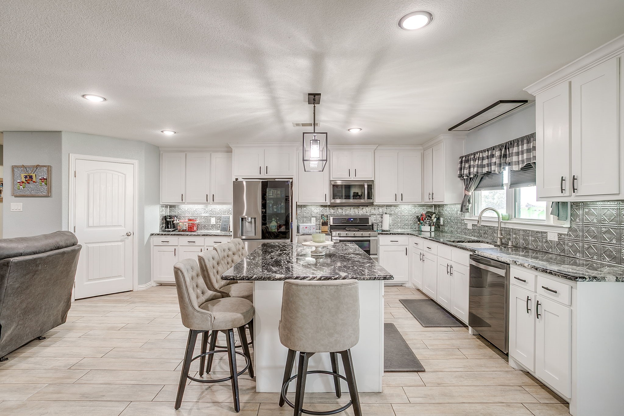207 Trails End Poolville TX 76487