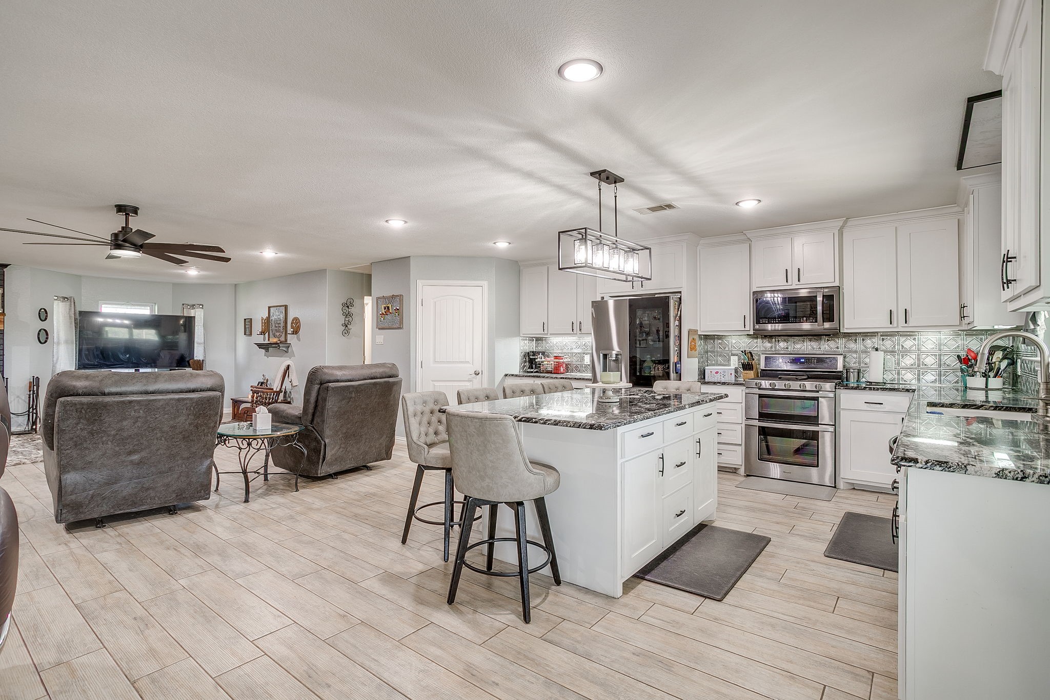 207 Trails End Poolville TX 76487