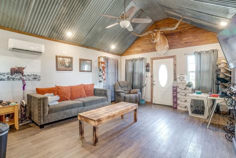 207 Trails End Poolville TX 76487