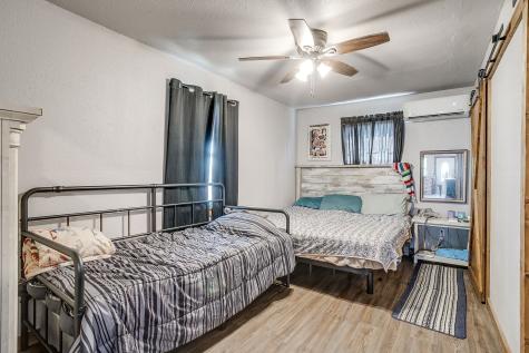 207 Trails End Poolville TX 76487