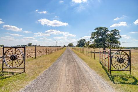 207 Trails End Poolville TX 76487