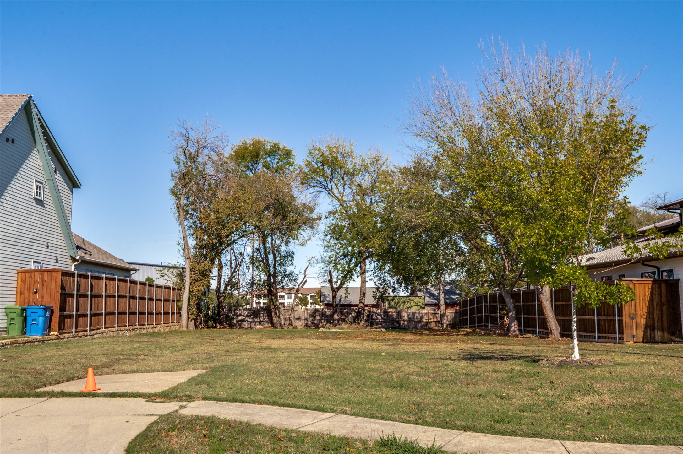 711 E Wall Street Grapevine TX 76051