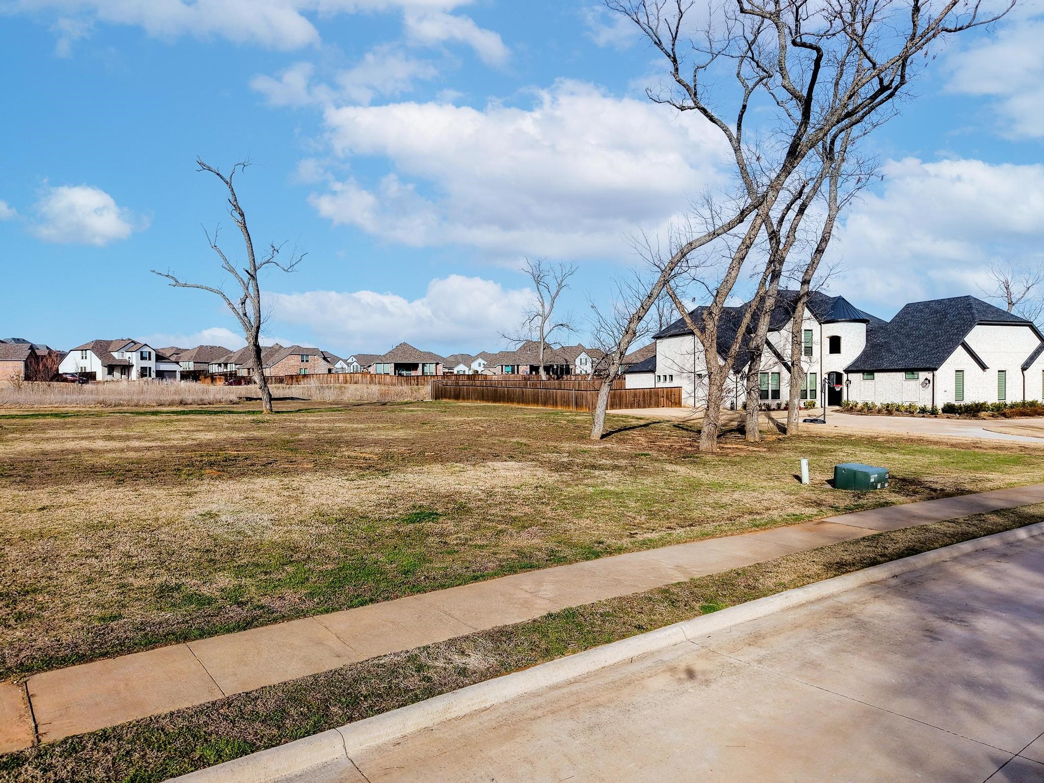 3805 Saddle Creek Denison TX 75020