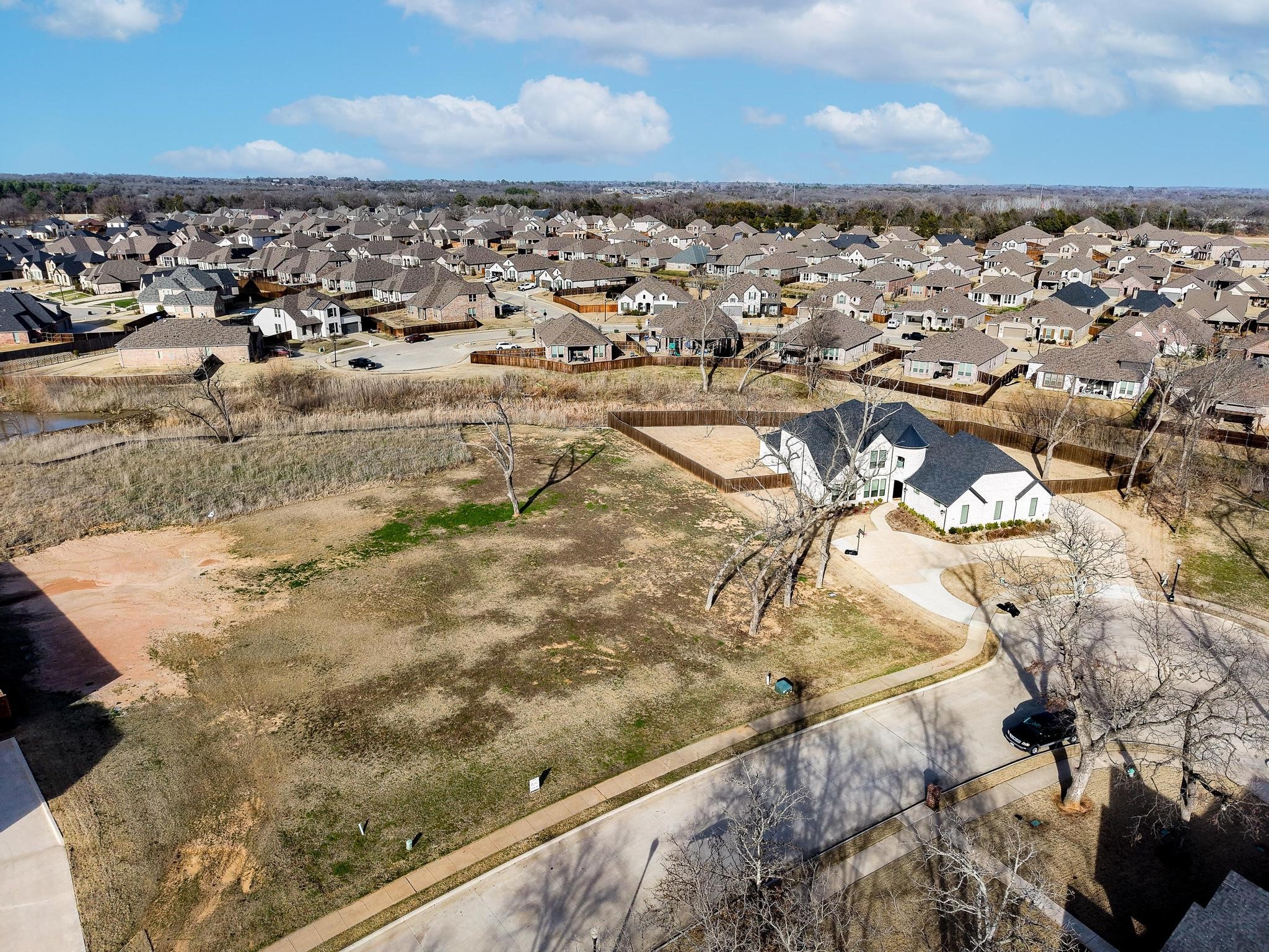 3805 Saddle Creek Denison TX 75020