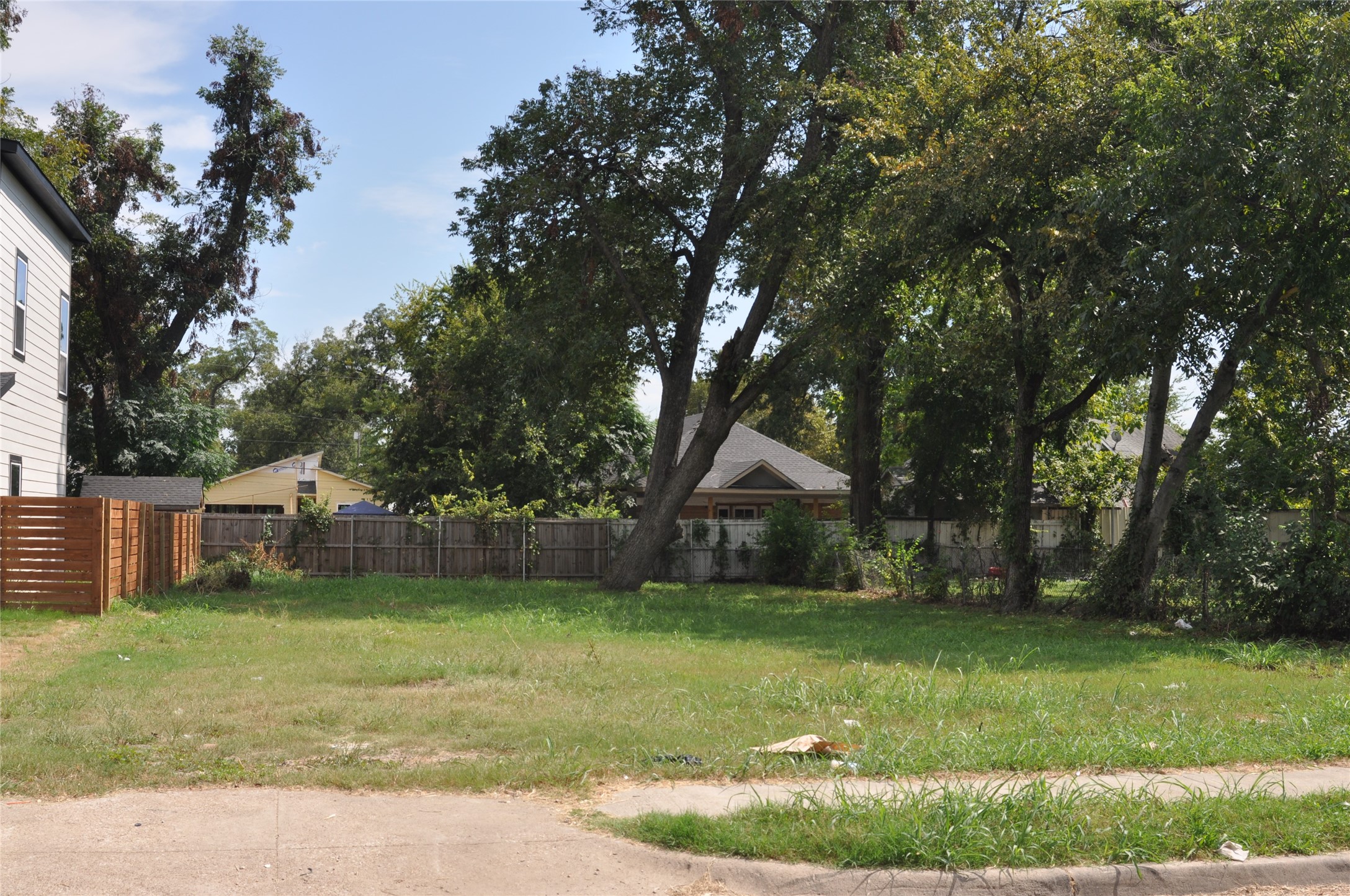 3520 Carl Street Dallas TX 75210