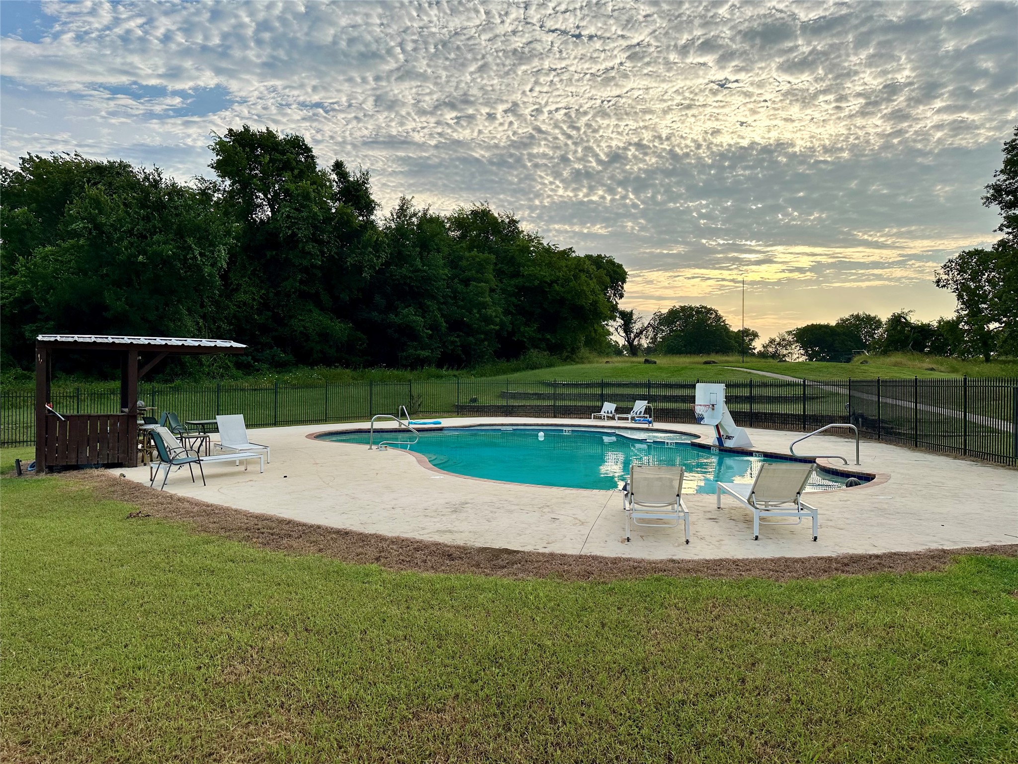 2085 S Oaks Lane Lone Oak TX 75453