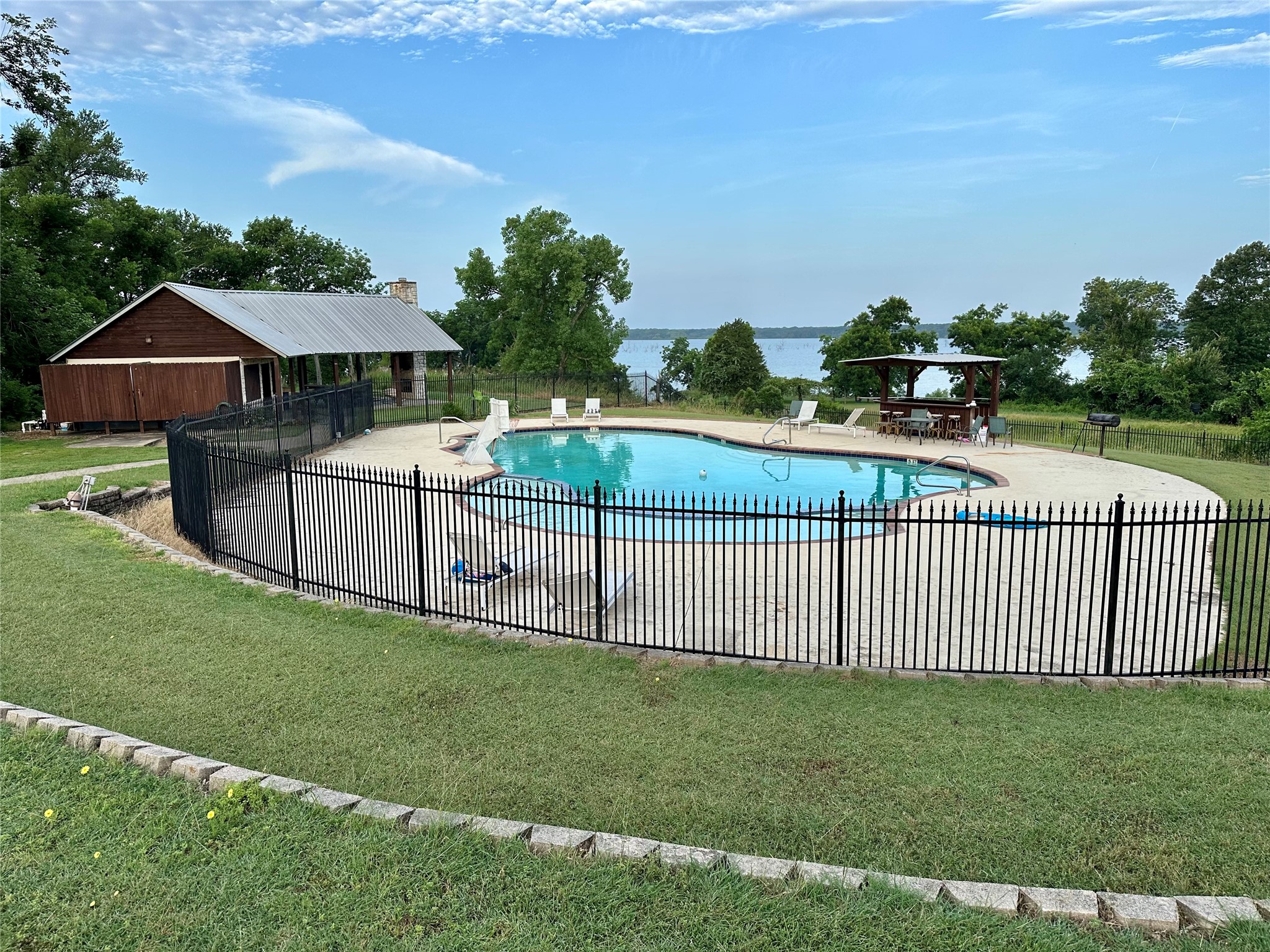 2085 S Oaks Lane Lone Oak TX 75453