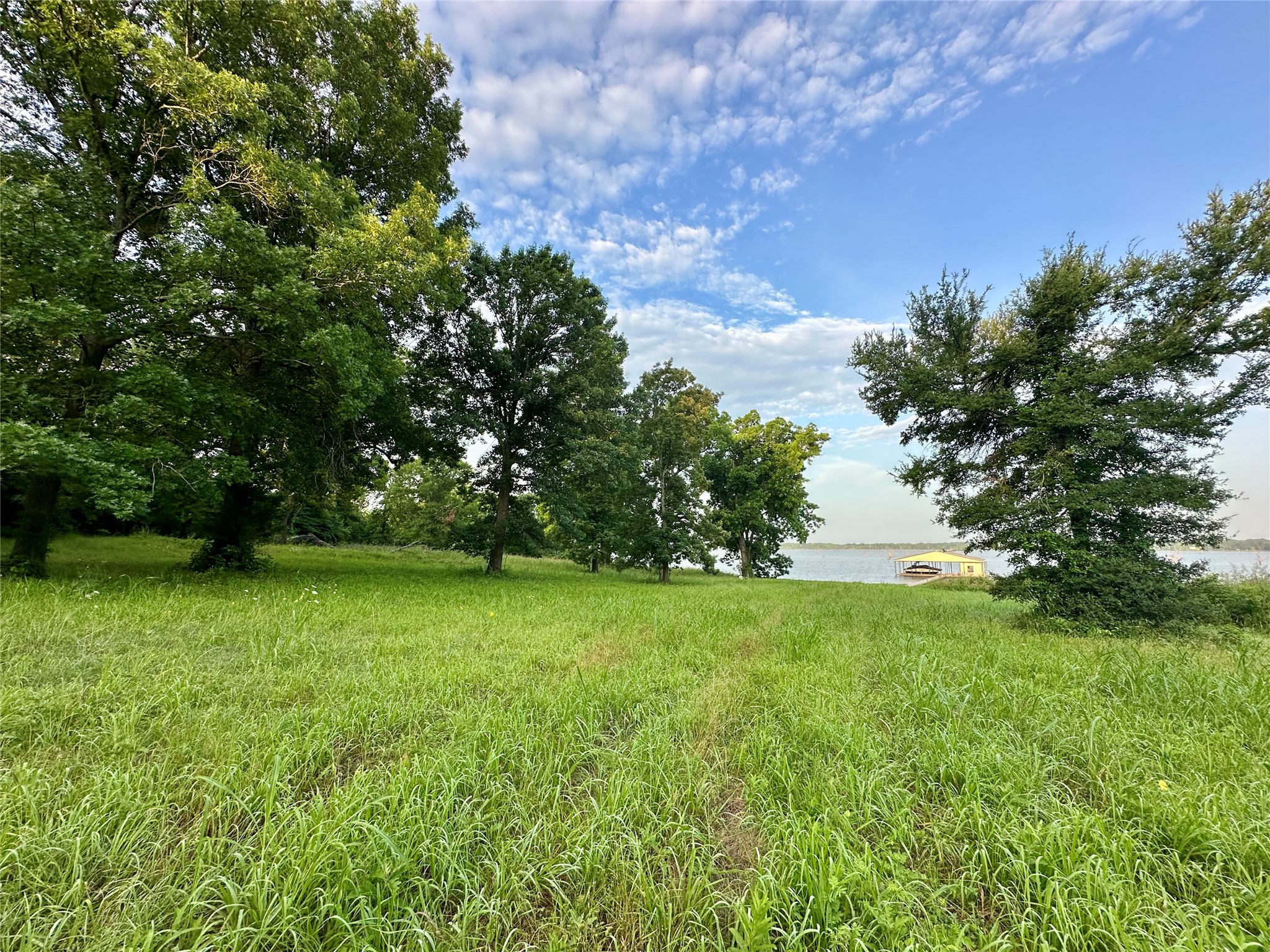 2085 S Oaks Lane Lone Oak TX 75453