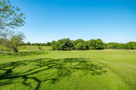 1451 Hemming Road Valley View TX 76272