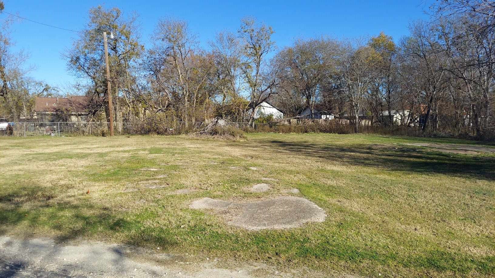 1404 E 10th Avenue Corsicana TX 75110