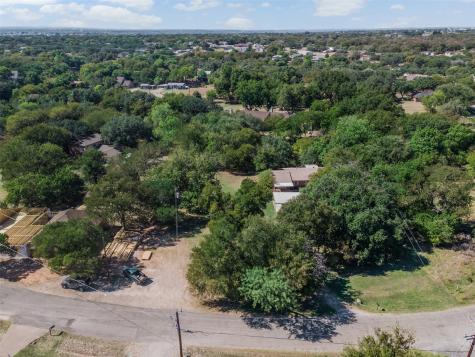 2810 Sky Harbour Drive Granbury TX 76049