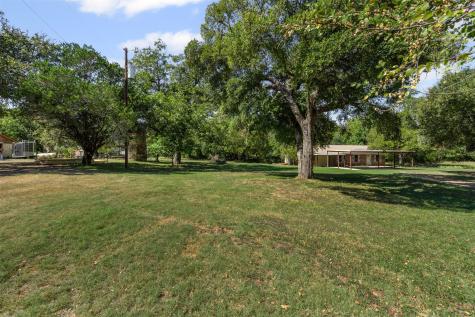 2810 Sky Harbour Drive Granbury TX 76049
