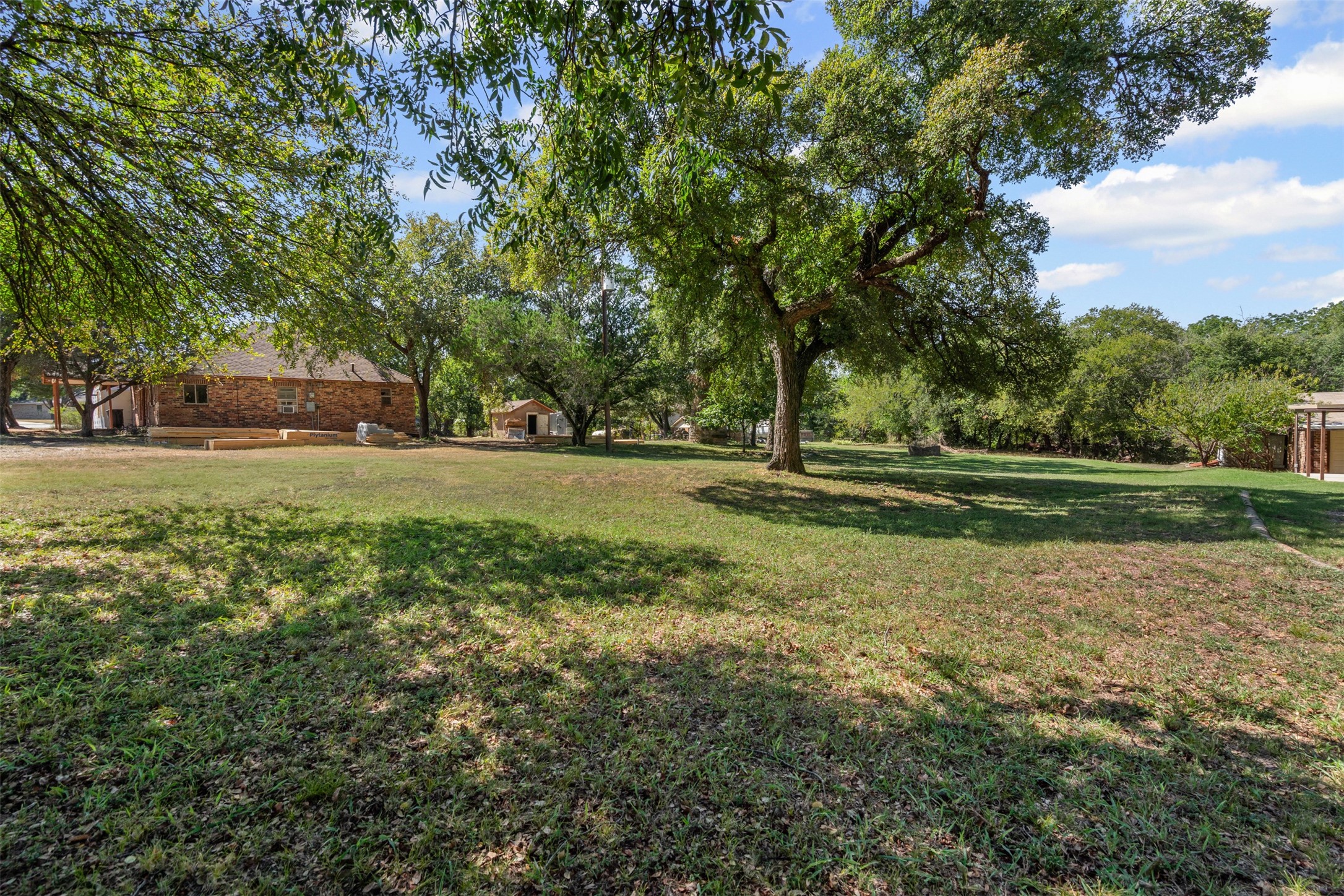 2810 Sky Harbour Drive Granbury TX 76049