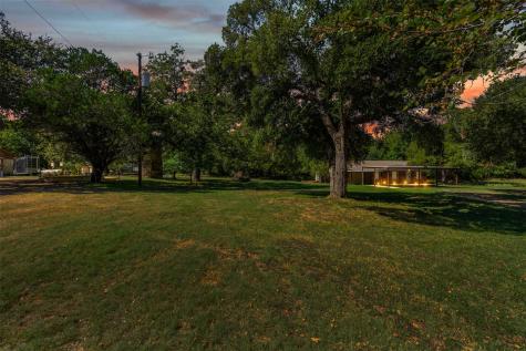 2810 Sky Harbour Drive Granbury TX 76049