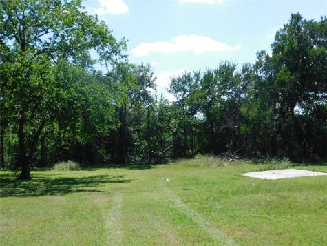 0ff Locust Avenue Hubbard TX 76648
