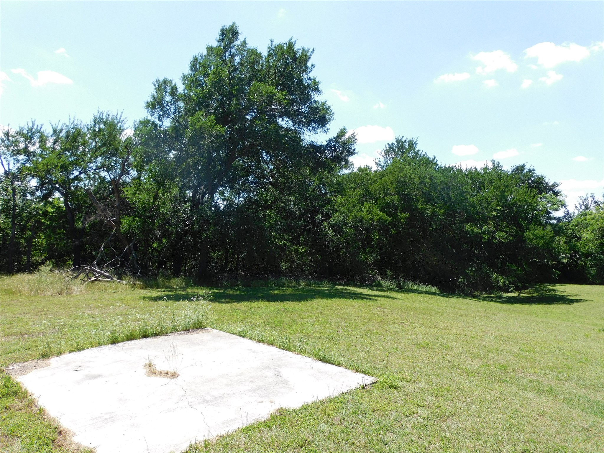 0FF Locust Avenue Hubbard TX 76648