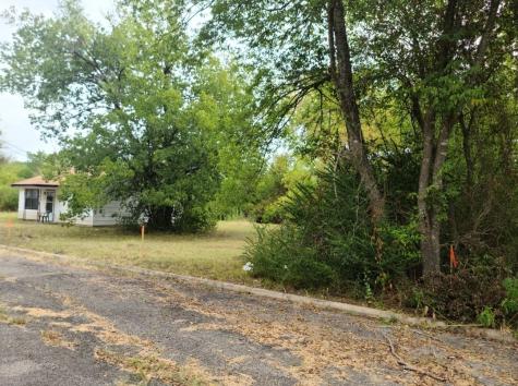 Tbd Mosley Street Commerce TX 75428