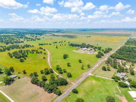 1226 Fm 67 Covington TX 76636