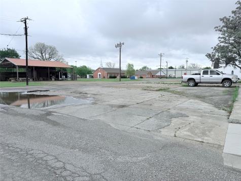 219 N Pearl Street Trenton TX 75490