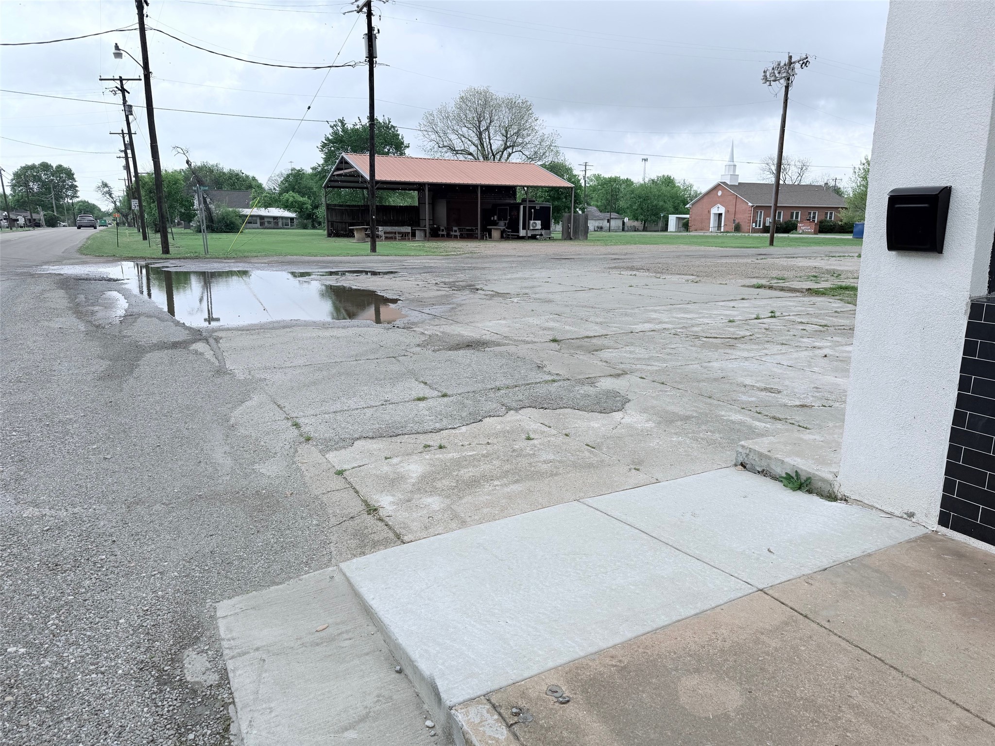 219 N Pearl Street Trenton TX 75490