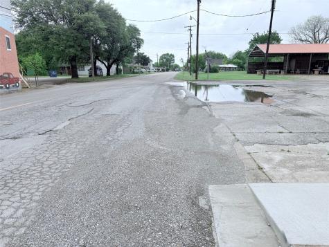 219 N Pearl Street Trenton TX 75490