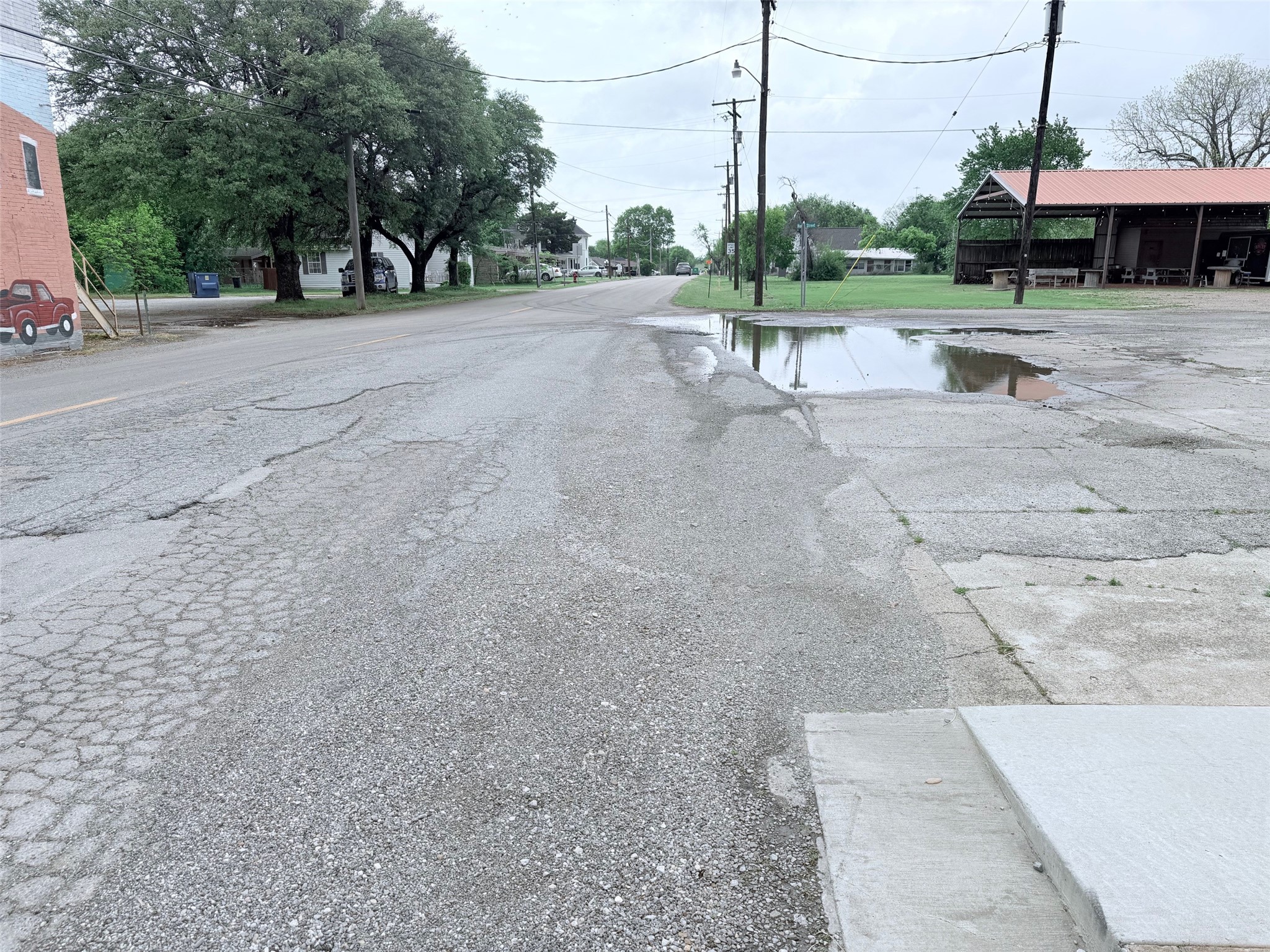 219 N Pearl Street Trenton TX 75490