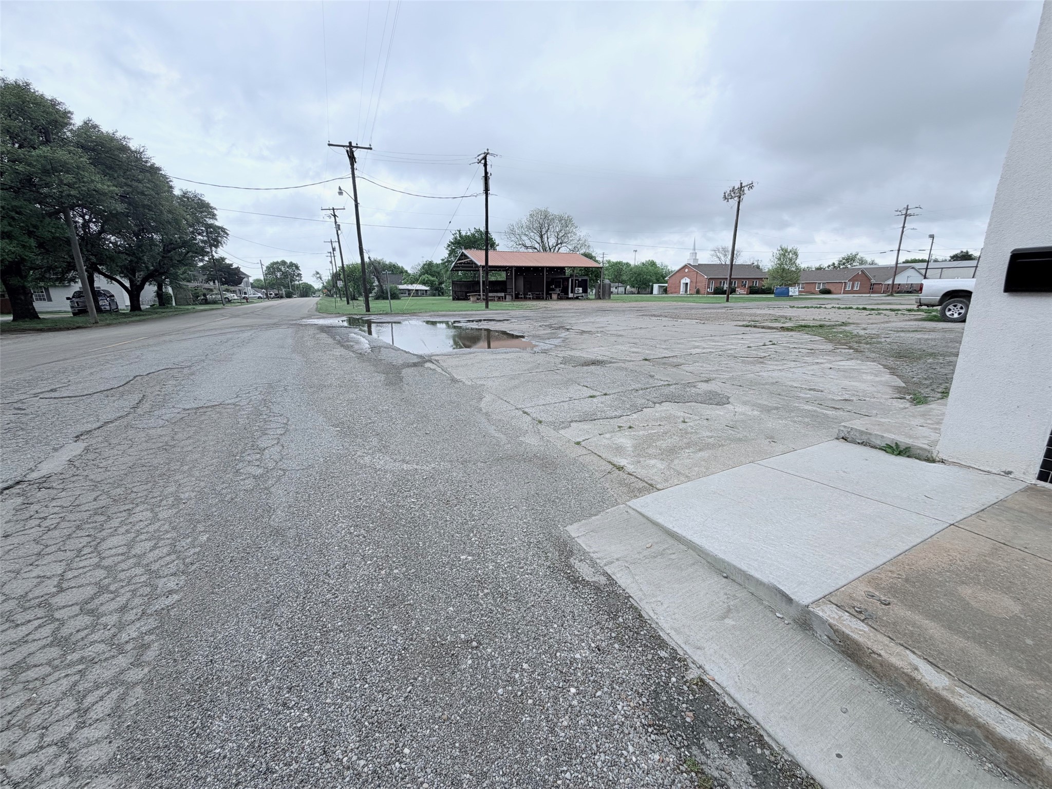 219 N Pearl Street Trenton TX 75490