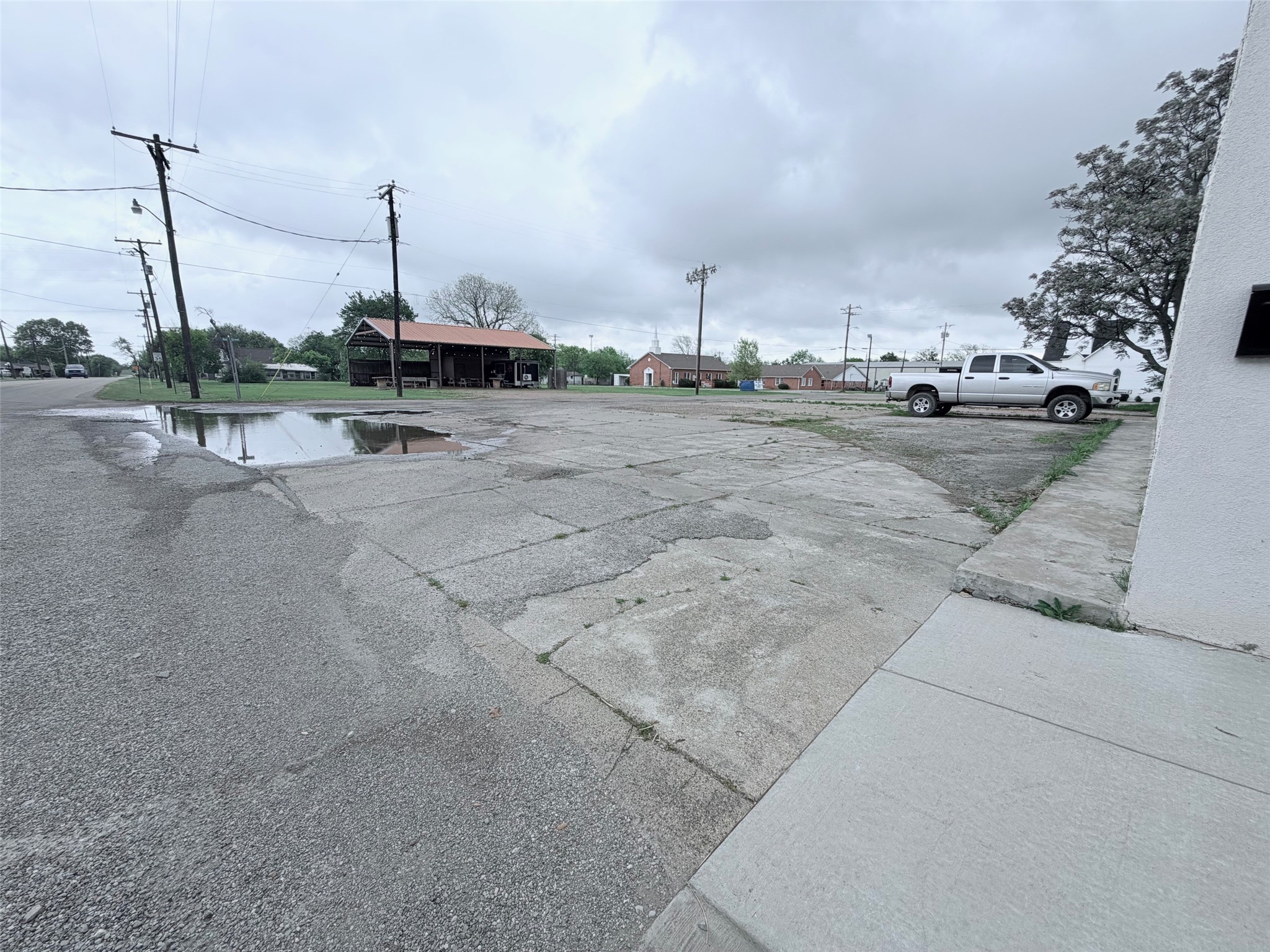 219 N Pearl Street Trenton TX 75490